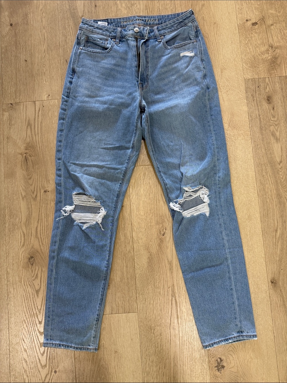 American Eagle Outfitters Light Blue Distressed Boyfriend Jeans